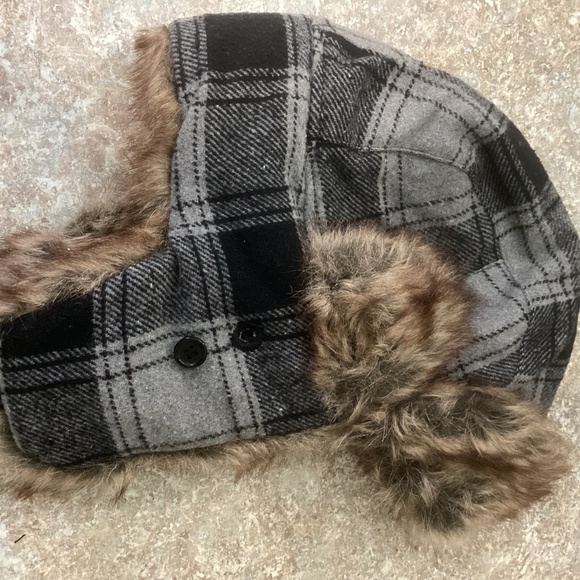 Winter hat - Picture 1 of 4